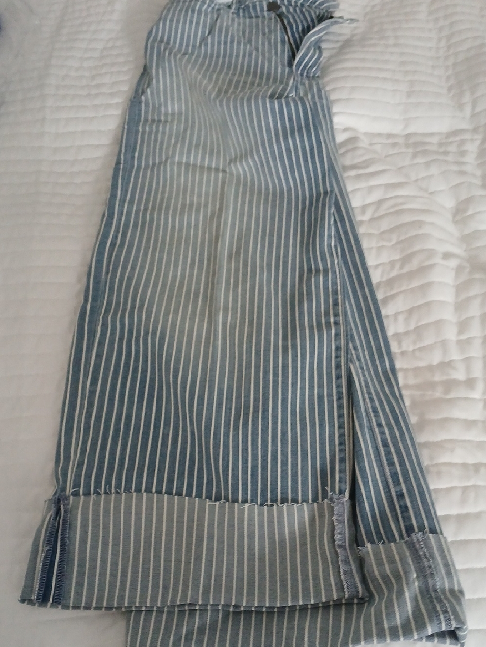 Aqua Blue and White Striped Womens Wide Leg Jeans EUC